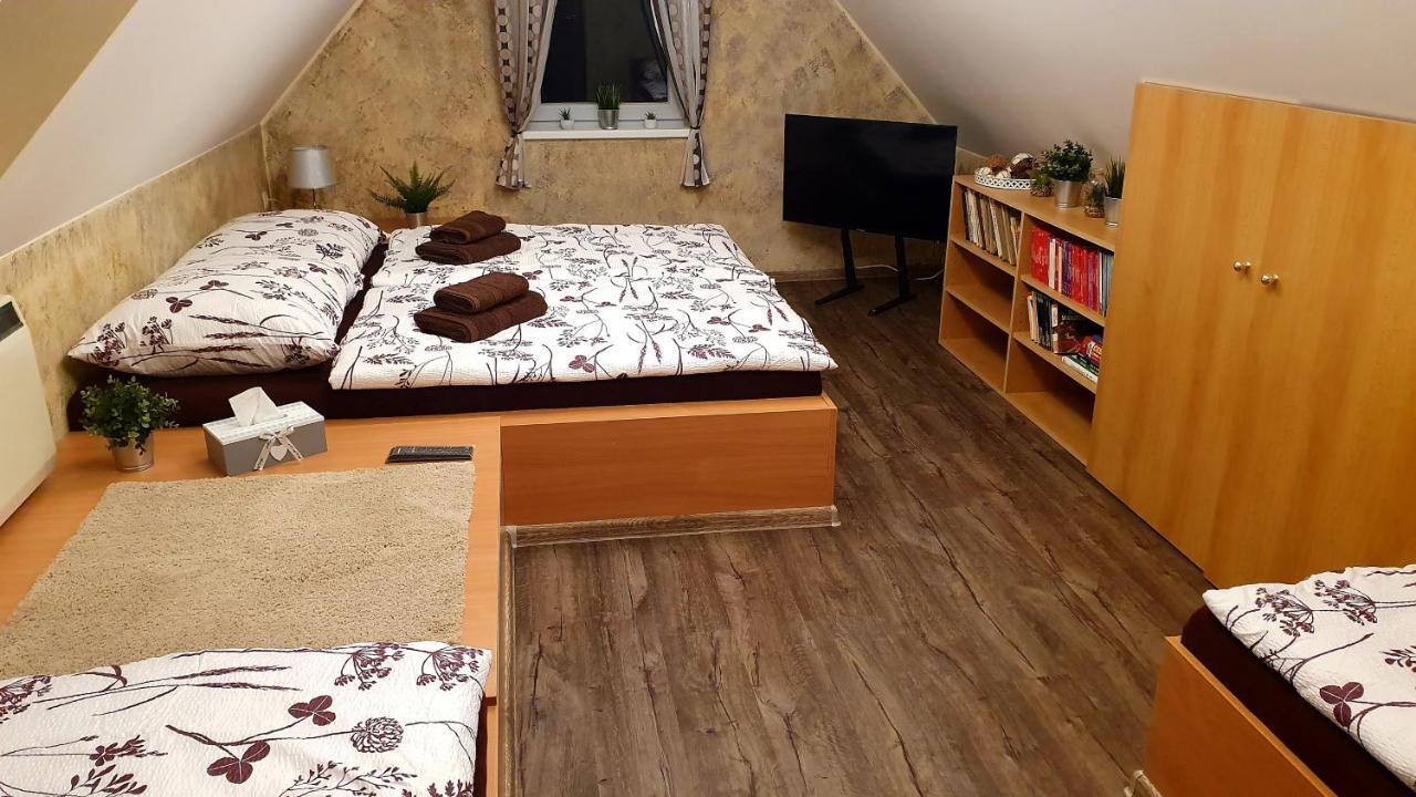 Roubenka Rozkos Villa Nové Město nad Metují Exteriör bild